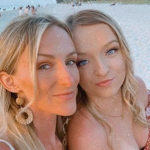 Meet your Posher, Kayli